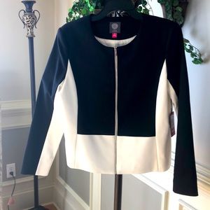 Vince Camuto tailored cropped jacket.